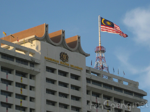 Flag atop Sultan Iskandar building