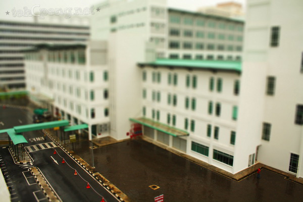 Tilt-shift effect applied on a shot of Swinburnes Kuching campus